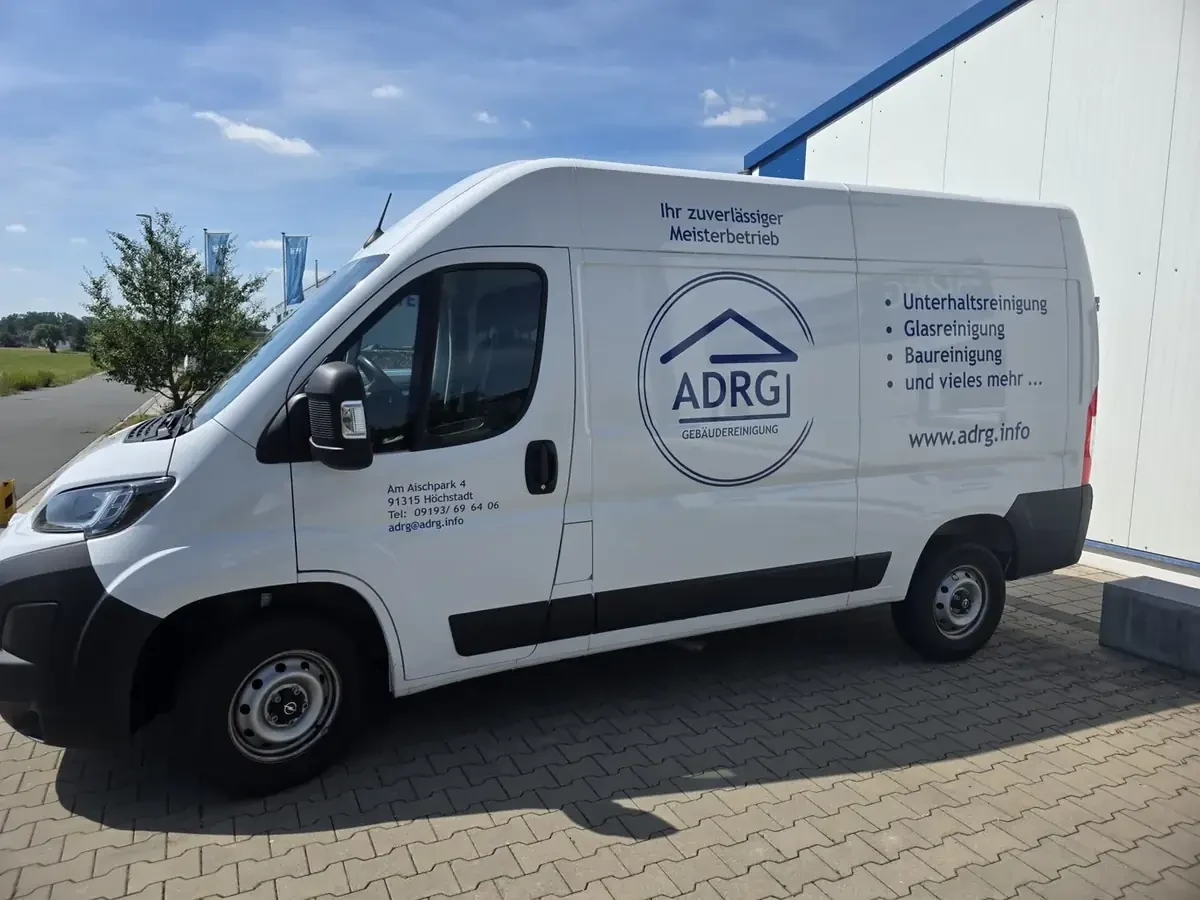 ADRG Firmenfahrzeug Gebäudereinigung Höchstadt